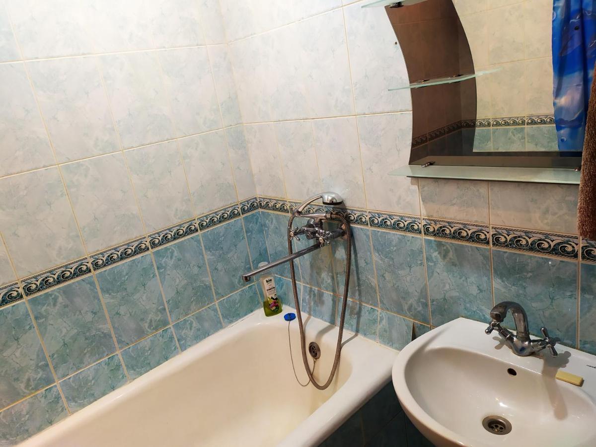 Appartement Ильинская 3К Посуточно Почасово à Soumy Extérieur photo